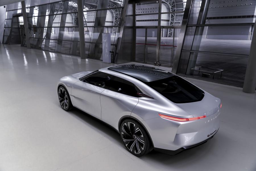  Infiniti Qs Inspiration 2019 года  (фото 28 из 41)